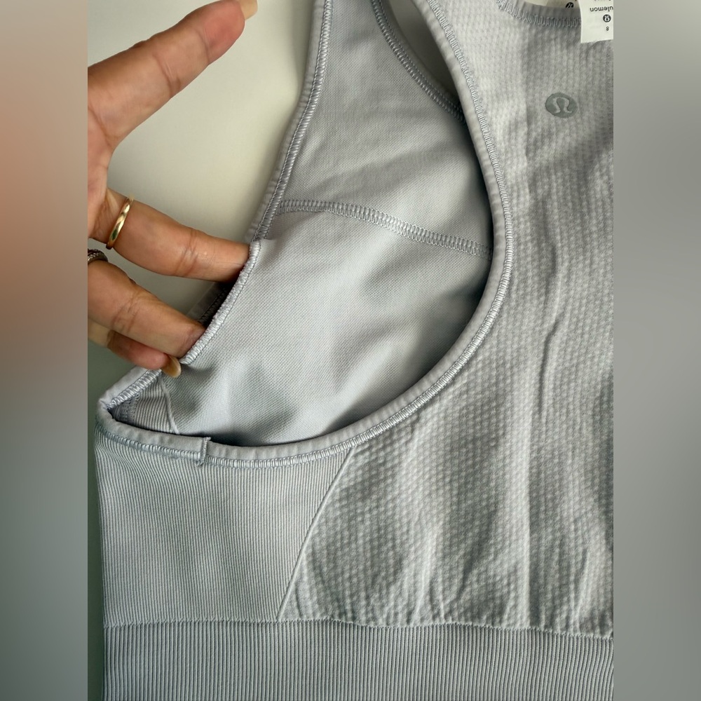 Lululemon Ebb to Train Bra Medium Support, C Cup - Picture 6 of 8